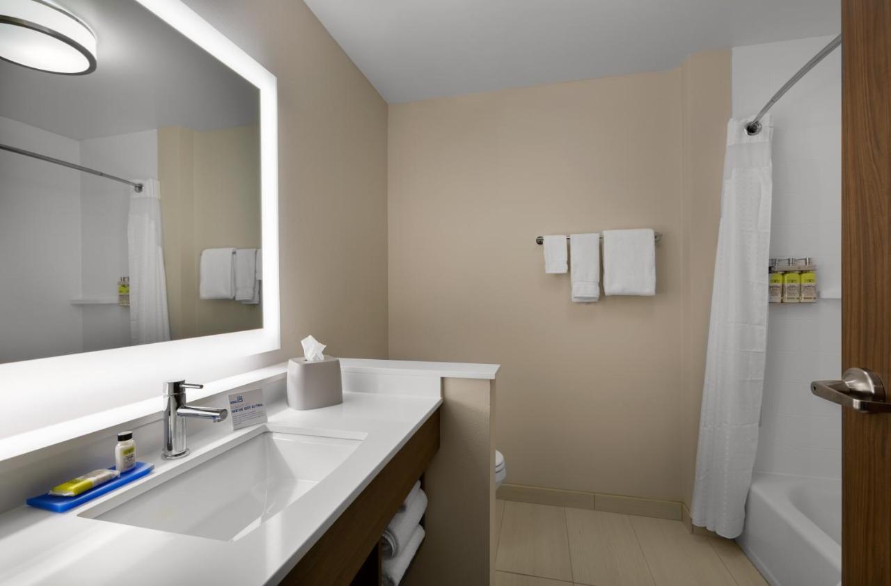 Holiday Inn Express & Suites - Fayetteville South By Ihg Екстер'єр фото